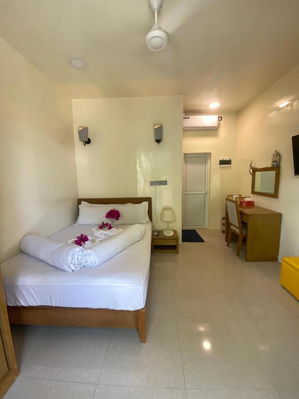 Maavaharu Guest House Himmafushi Eksteriør bilde