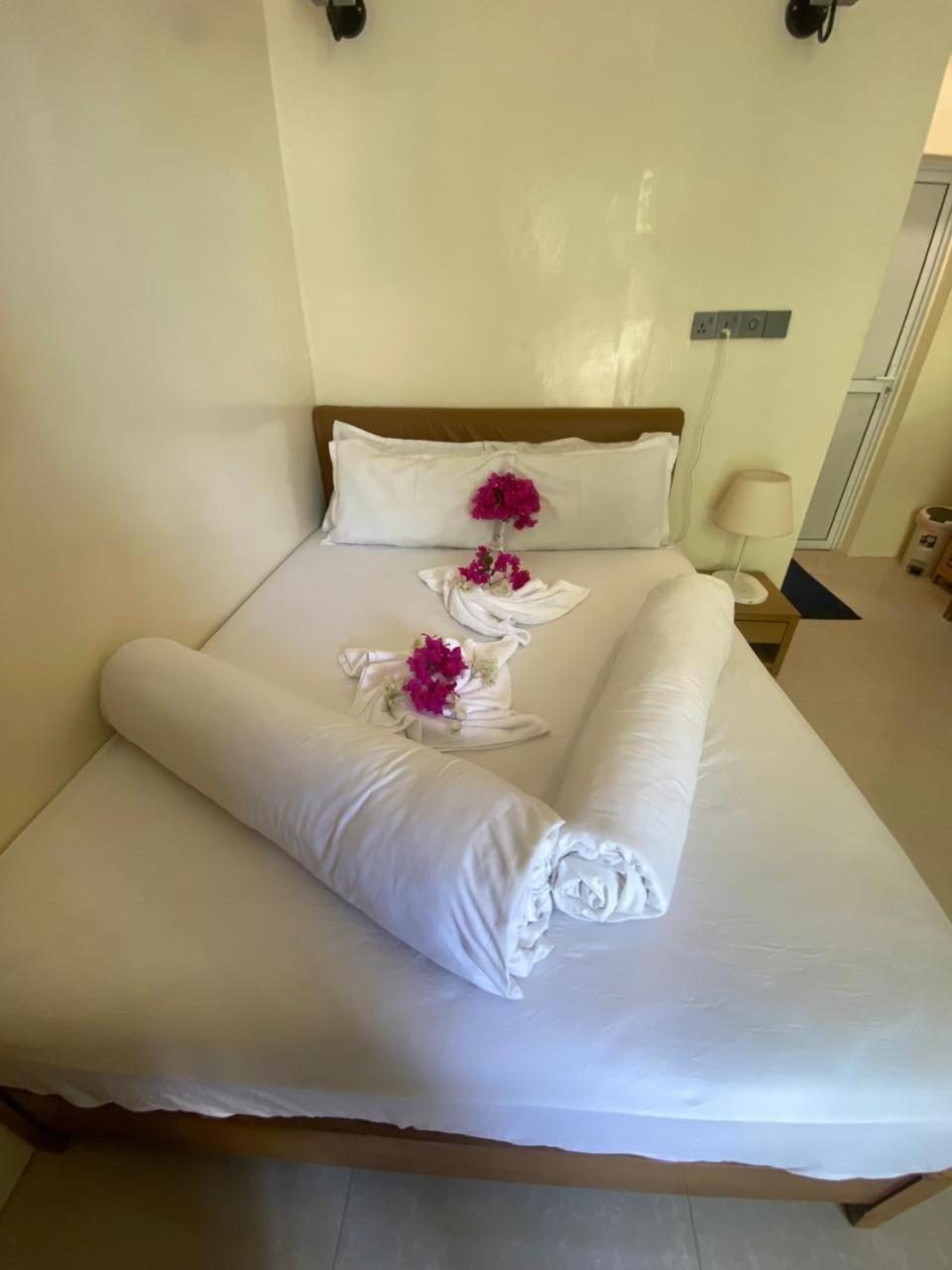 Maavaharu Guest House Himmafushi Eksteriør bilde